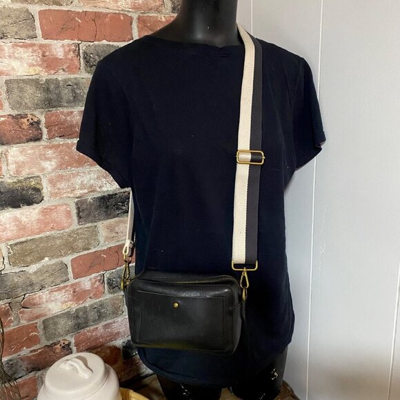 Madewell The Transport Camera Bag Crossbody in Black - Picture 3 of 8